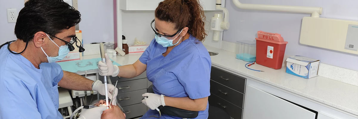 Hollywood What to Expect When Getting Dentures