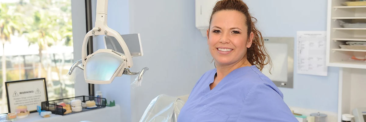 Hollywood Which is Better Invisalign or Braces
